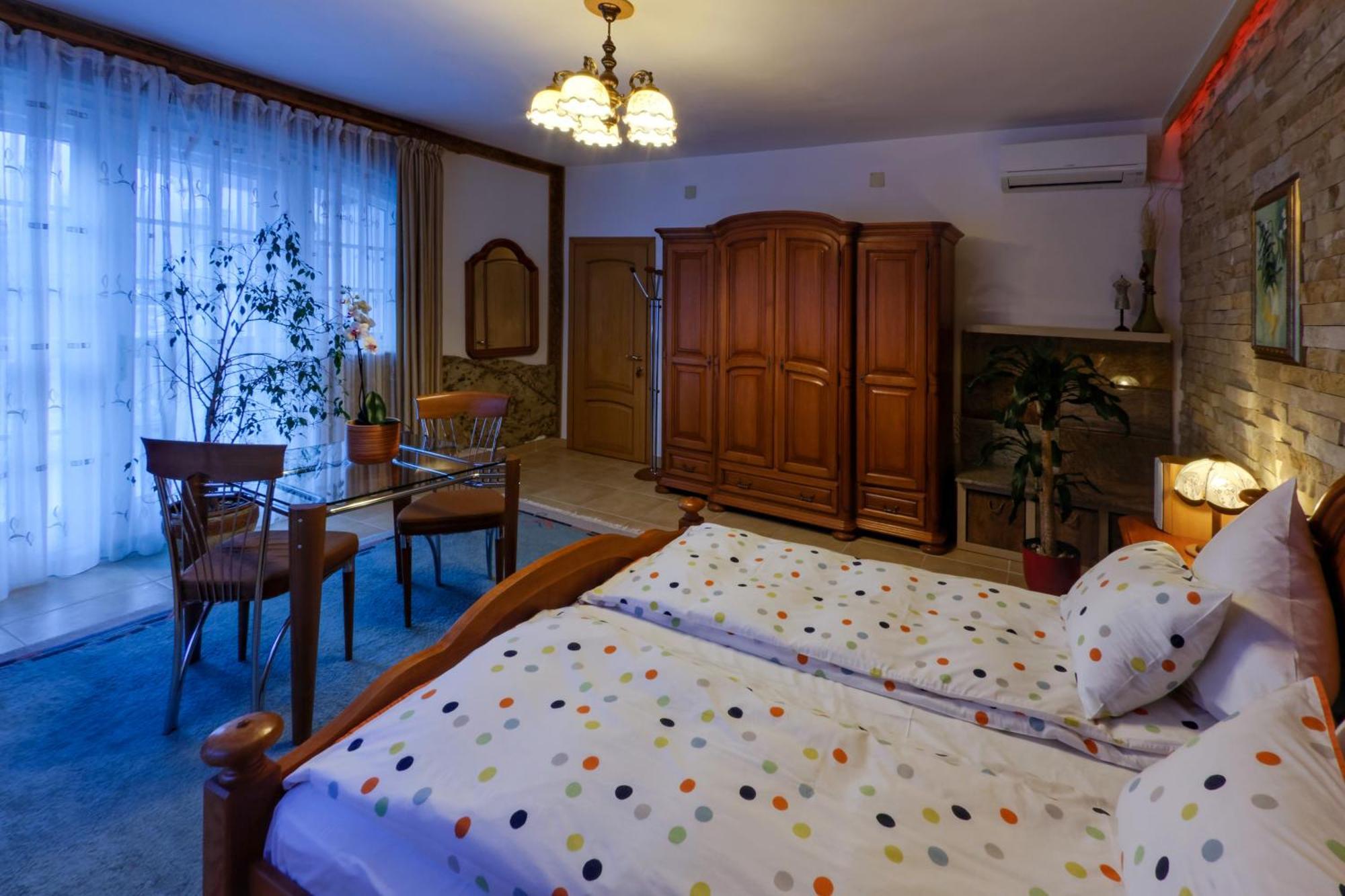 Club-Austria Residence (Adults Only) Busteni Exterior photo
