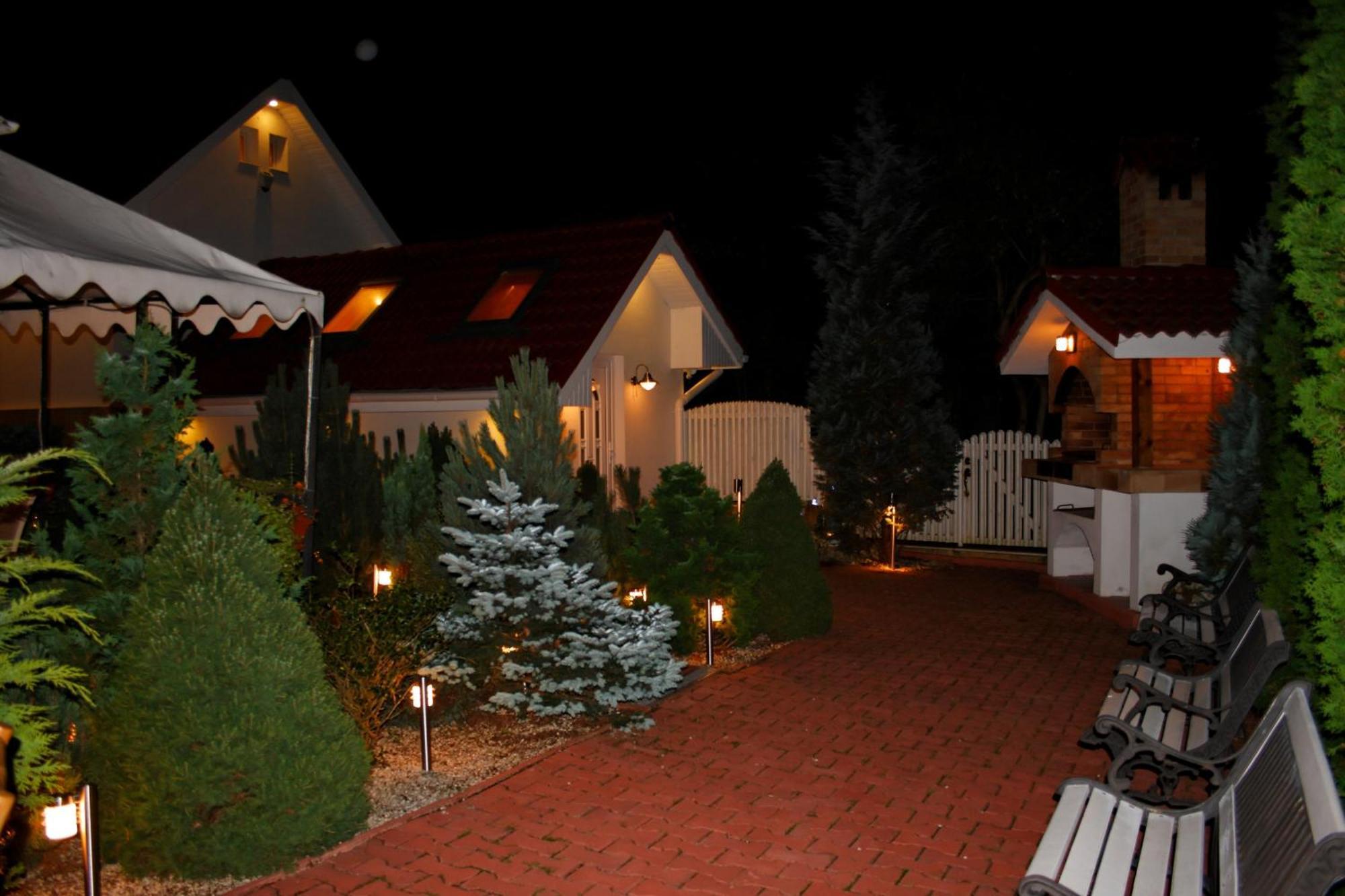 Club-Austria Residence (Adults Only) Busteni Exterior photo
